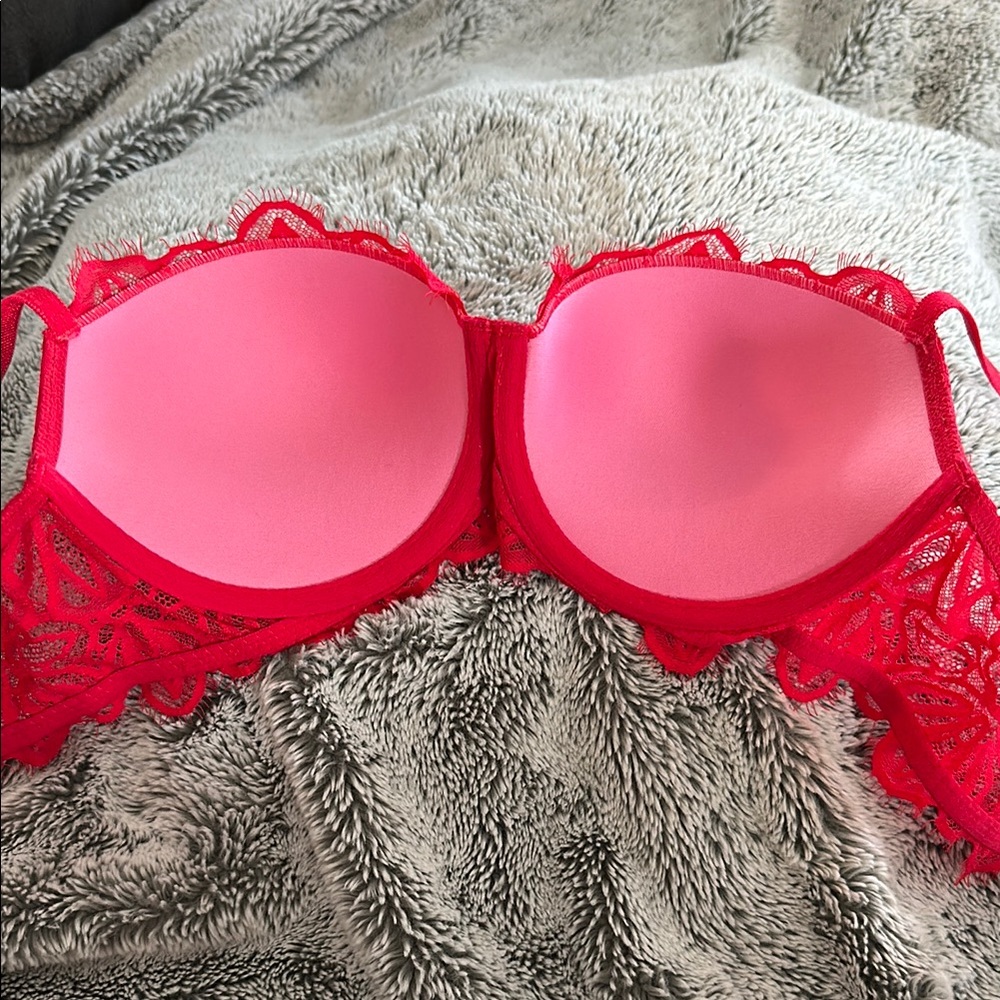 VS Pink Red Lace Bra - Picture 2 of 5